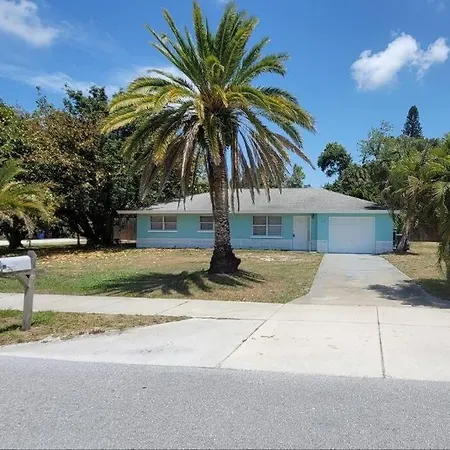 Renovated Home Near Siesta Key Beach